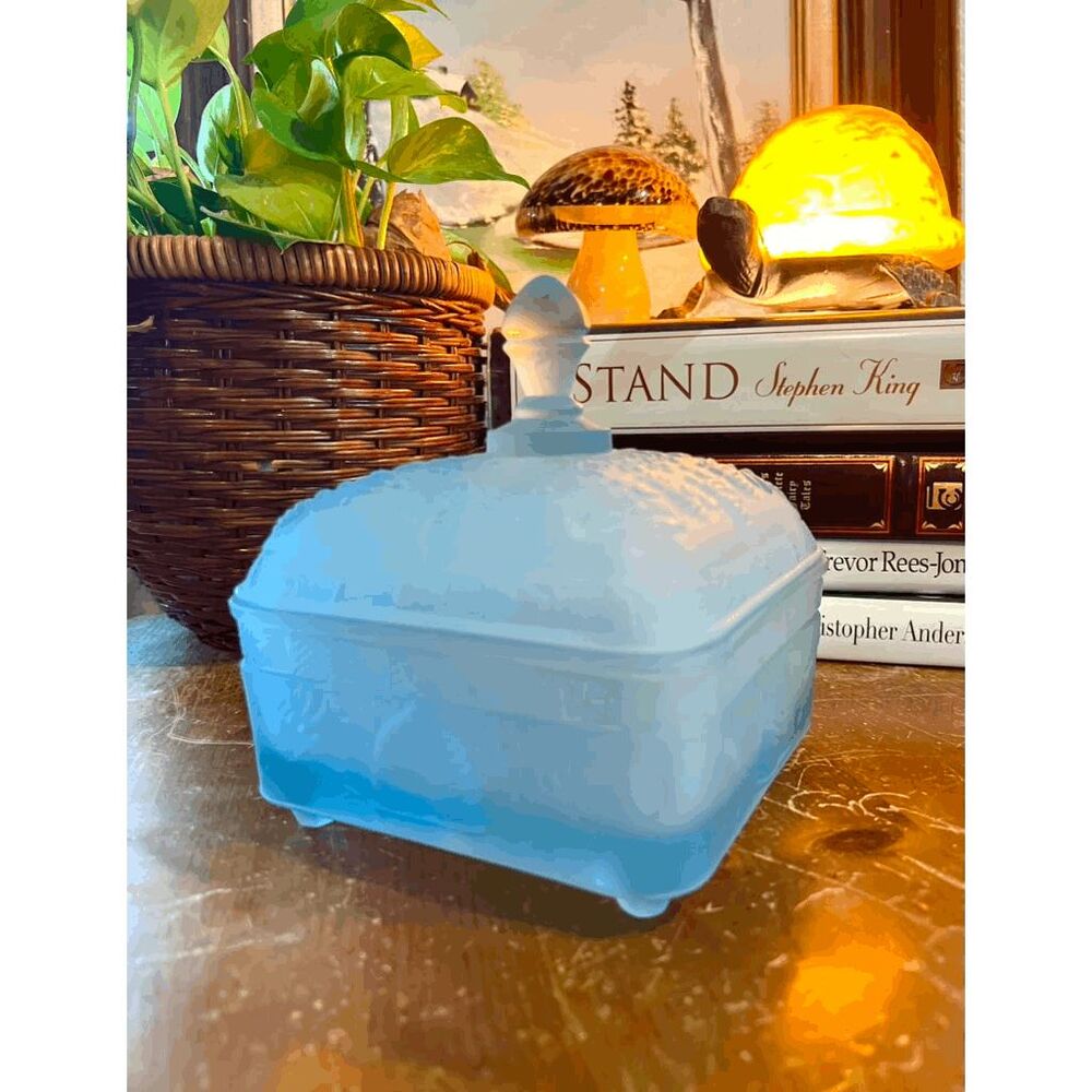 Vintage Frosted Blue Tiara Indiana Glass Honey Bee Box Lidded Dish #132 Pressed